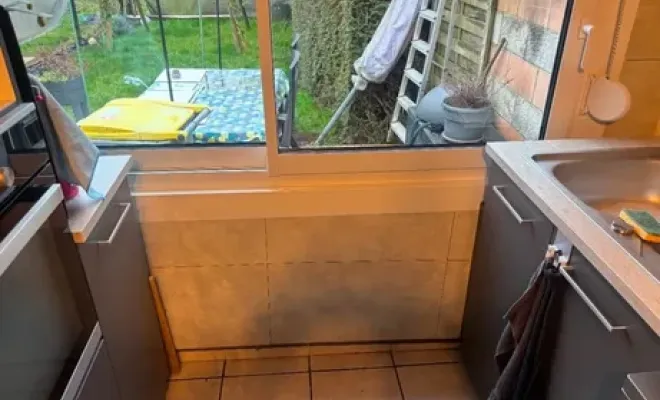 Des clients très satisfaits à Douai après la fourniture et pose d'un coulissant en PVC blanc avec volet monobloc, Cambrai, Home Style Protect